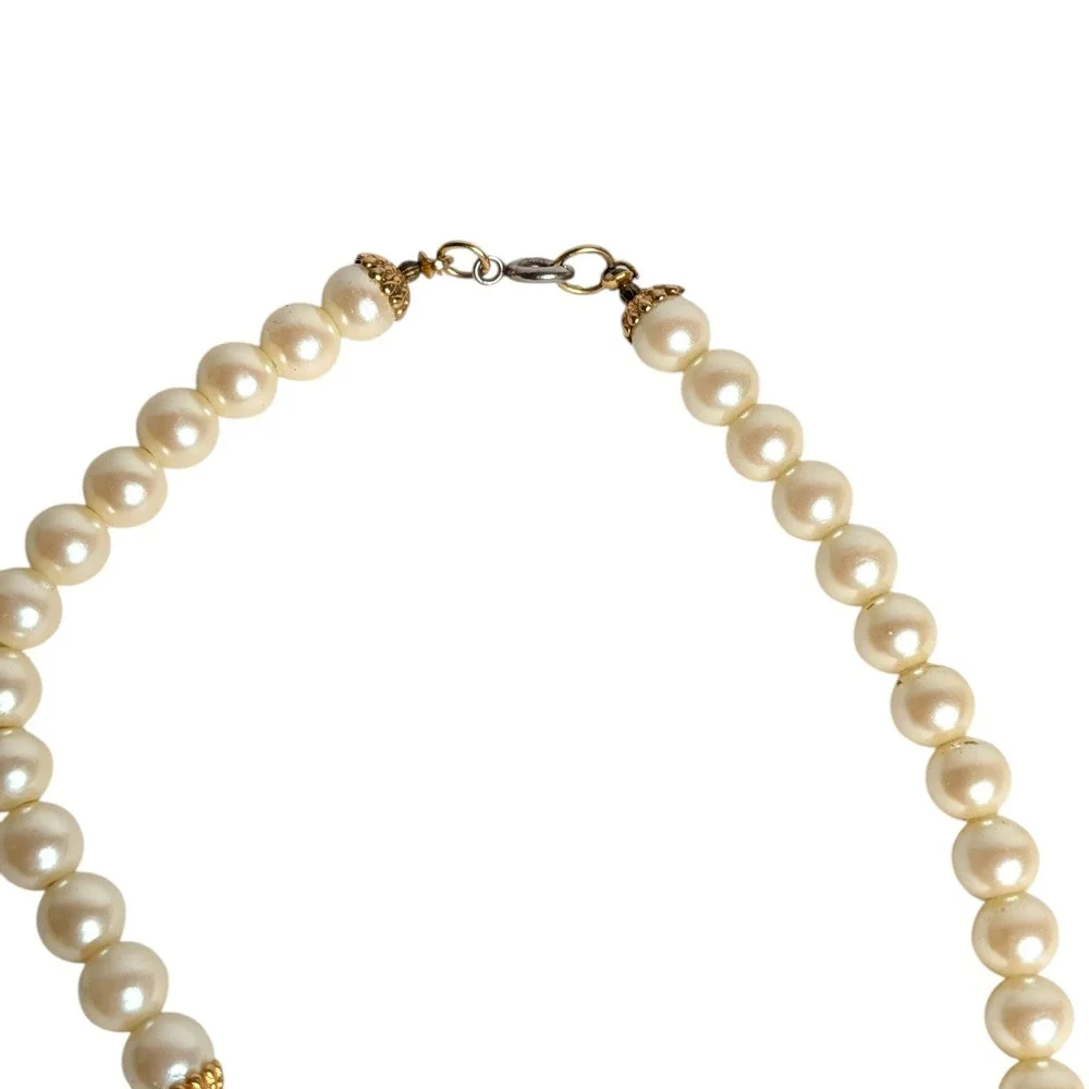 Vintage Style Black and‎ Cream Faux Pearl Beaded Necklace Gold Tone Accents